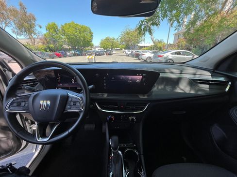Used 2025 Buick Encore GX Preferred FWD image 32