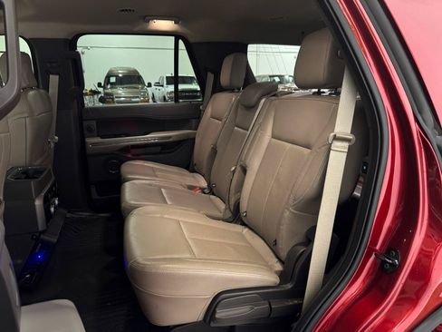 Used 2019 Ford Expedition XLT w/ Equipment Group 202A RWD image 31