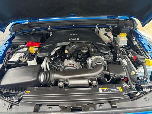 Used 2021 Jeep Gladiator Sport image 37