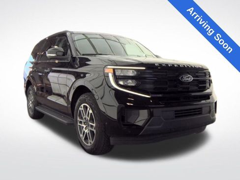 Used 2025 Ford Expedition Active AWD/4WD image 1