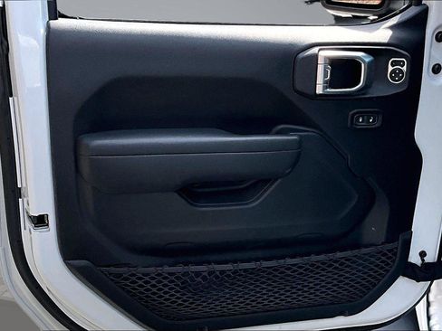 Used 2023 Jeep Wrangler Sport S image 24