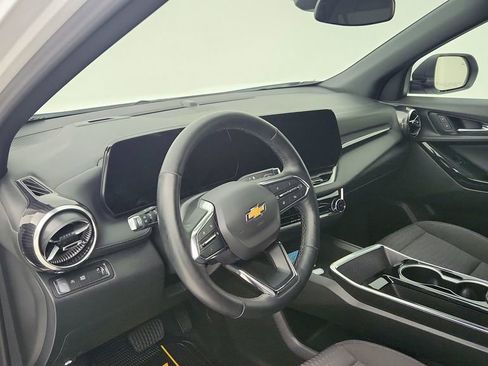 Used 2025 Chevrolet Equinox LT FWD image 14