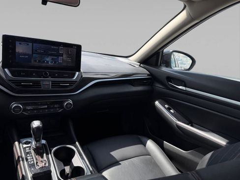 Used 2025 Nissan Altima 2.5 SR w/ SR Premium Package FWD image 21