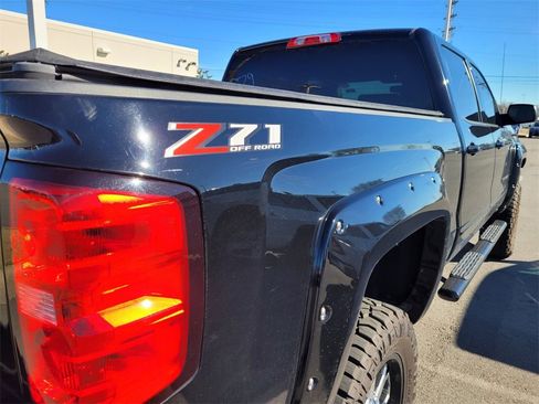 Used 2018 Chevrolet Silverado 1500 LT w/ All Star Edition image 8