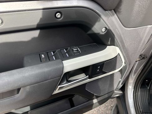 Used 2023 Land Rover Defender 110 S image 19