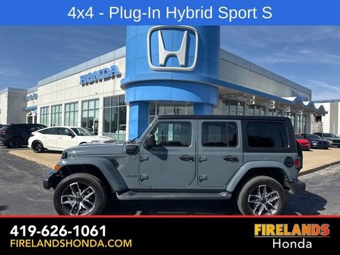 Used 2024 Jeep Wrangler Unlimited w/ Convenience Group AWD/4WD image 1