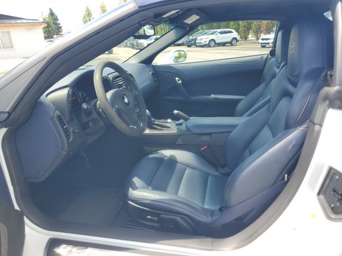 Used 2013 Chevrolet Corvette Grand Sport w/ 4LT Preferred Equipment Group RWD image 12