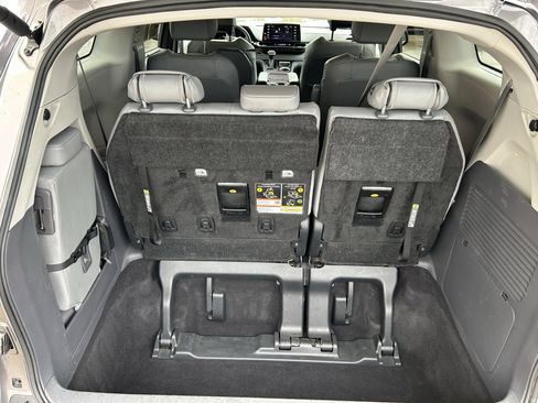 Certified 2024 Toyota Sienna XLE FWD image 20