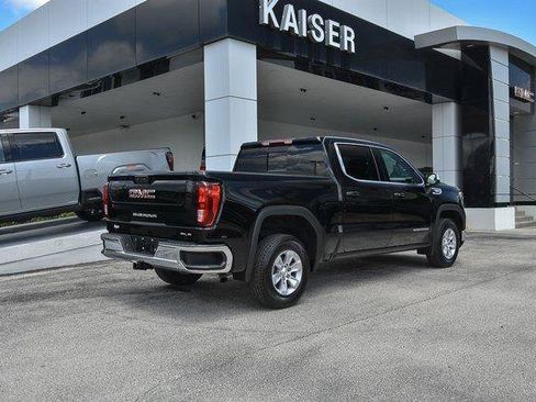 New 2025 GMC Sierra 1500 SLE w/ Preferred Package image 8