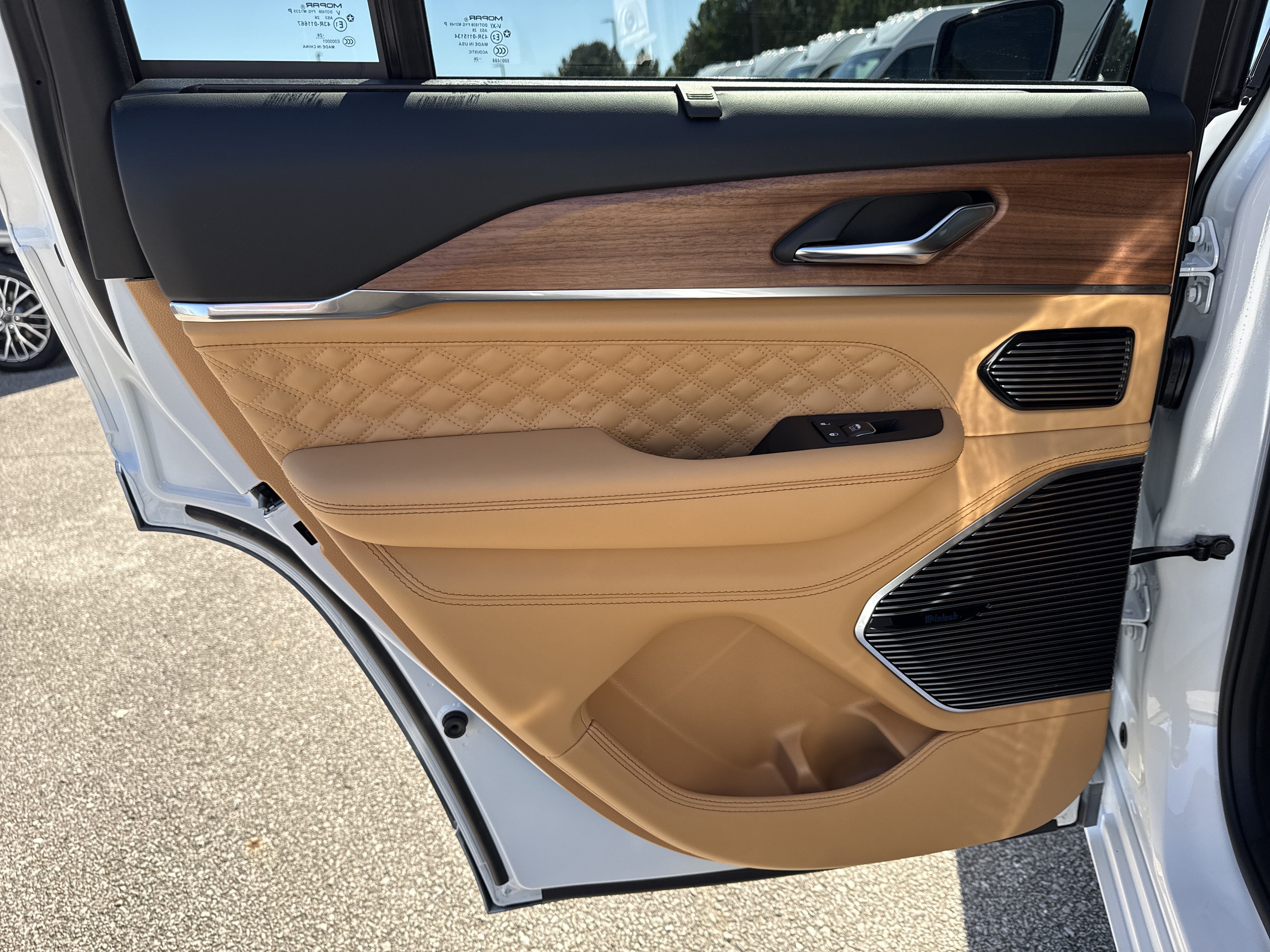 New 2027 Jeep Grand Cherokee Summit AWD/4WD image 23