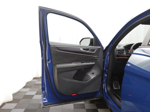 Used 2025 Volkswagen Atlas Cross Sport SEL R-Line image 4