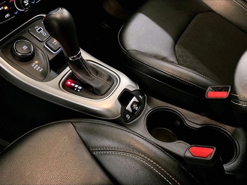 Used 2021 Jeep Compass Latitude w/ Sun and Sound Group image 16