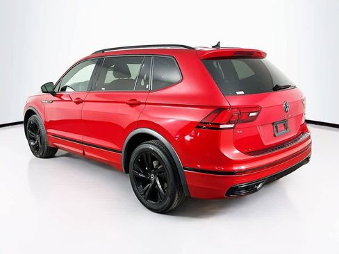 Used 2024 Volkswagen Tiguan SE R-Line image 4