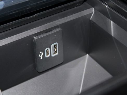 New 2026 Ford F250 Lariat w/ Black Appearance Package image 46