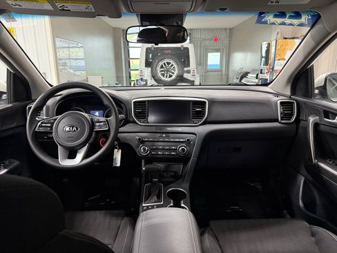 Used 2022 Kia Sportage LX AWD/4WD image 13