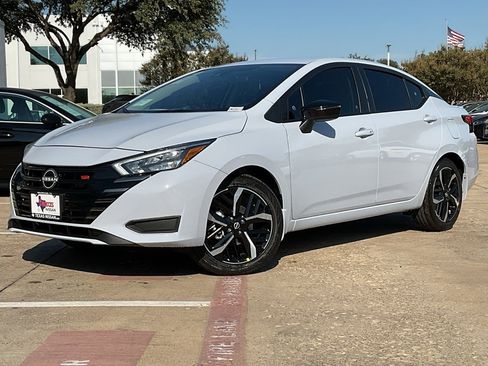 New 2025 Nissan Versa SR w/ Trunk Package image 2