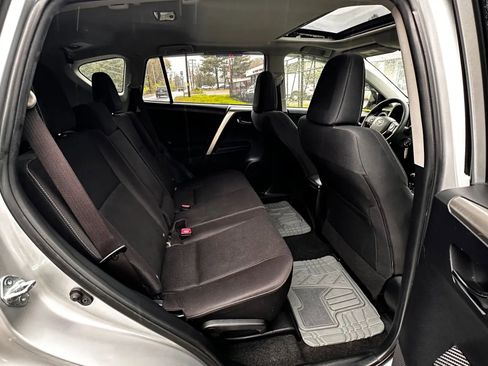 Used 2015 Toyota RAV4 XLE image 24