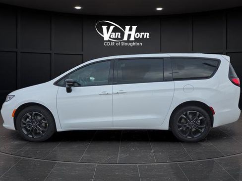 New 2026 Chrysler Pacifica Select image 14