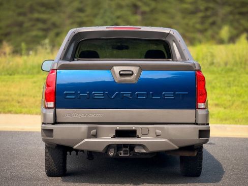 Used 2002 Chevrolet Avalanche 2500 AWD/4WD image 10