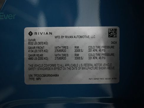 Used 2024 Rivian R1S Adventure AWD/4WD image 29