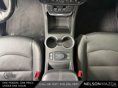 Used 2020 GMC Terrain SLT w/ Preferred Package FWD image 30