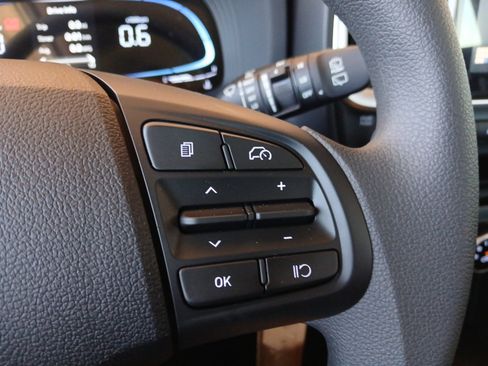 New 2025 Hyundai Venue SE image 17