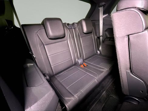 Used 2020 Volkswagen Tiguan SE R-Line image 25