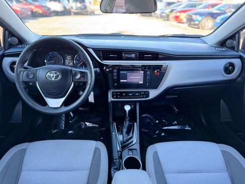 Used 2018 Toyota Corolla LE image 20