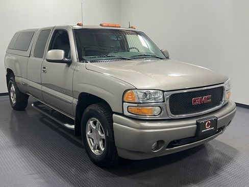 Used 2002 GMC Sierra 1500 Denali image 4