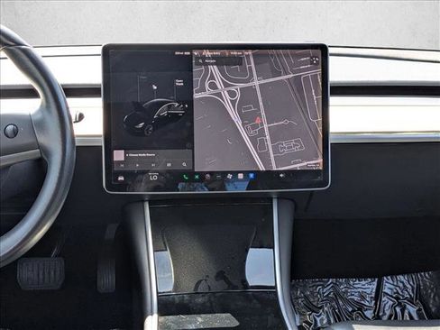 Used 2018 Tesla Model 3 Long Range image 15