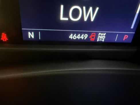 Used 2022 Cadillac XT4 Premium Luxury w/ Enhanced Visibility Package image 38