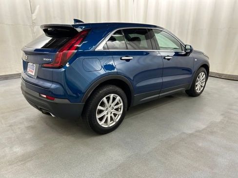 Used 2019 Cadillac XT4 Luxury w/ Cold Weather Package AWD/4WD image 4