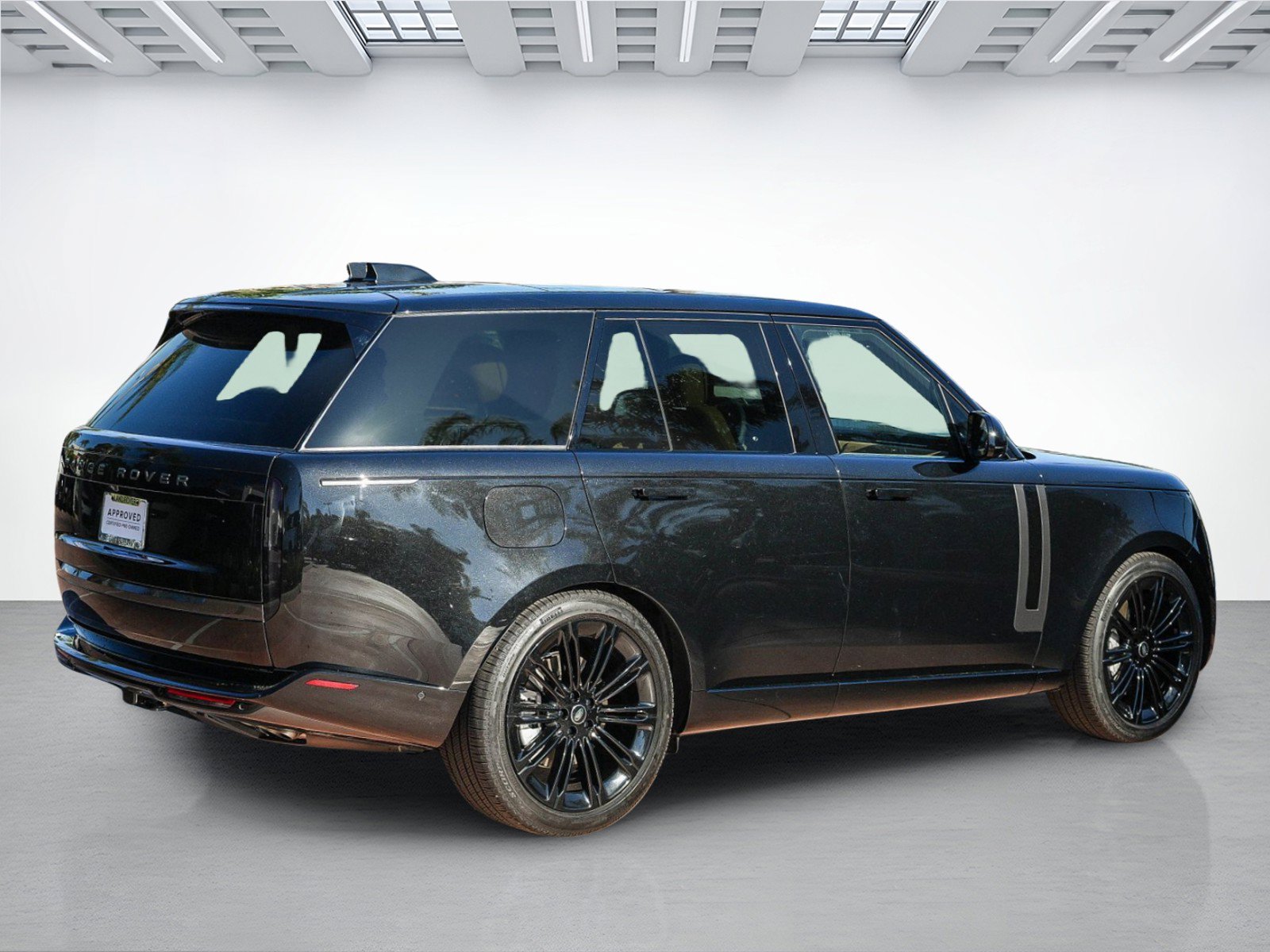 Certified 2025 Land Rover Range Rover SE AWD/4WD image 5