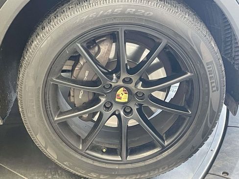 Used 2019 Porsche Cayenne AWD/4WD image 14