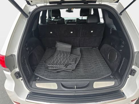 Used 2015 Jeep Grand Cherokee Overland AWD/4WD image 22