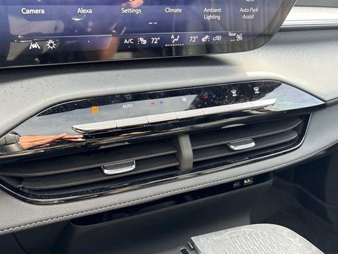 Certified 2025 Buick Enclave Avenir w/ Super Cruise Package image 23