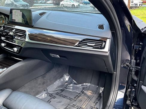 Used 2018 BMW 530i xDrive image 20