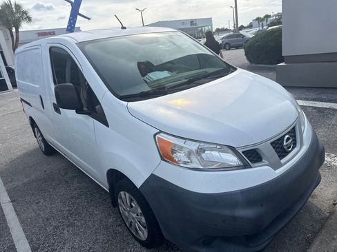 Used 2015 Nissan NV200 SV FWD image 2