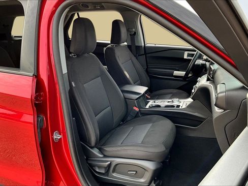Used 2023 Ford Explorer XLT image 7