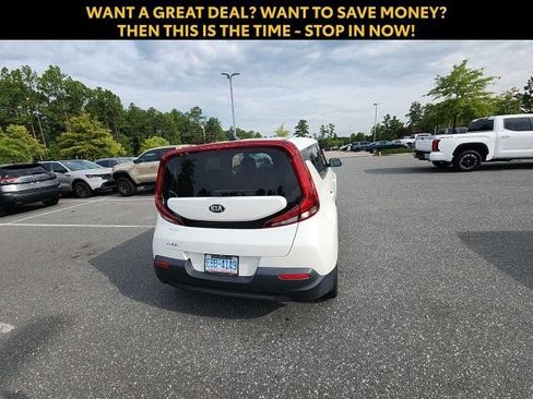Used 2021 Kia Soul LX FWD image 12