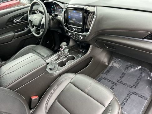 Used 2023 Chevrolet Traverse RS image 13
