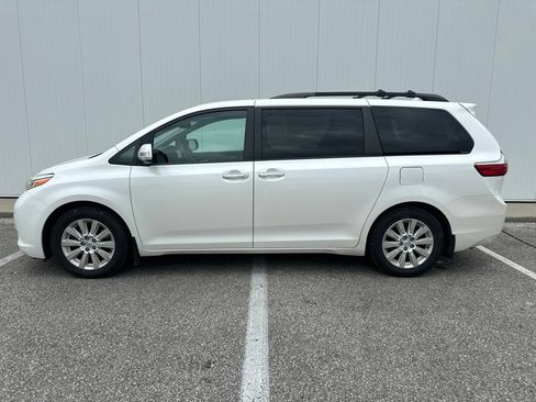 Used 2015 Toyota Sienna Limited Premium AWD/4WD image 3