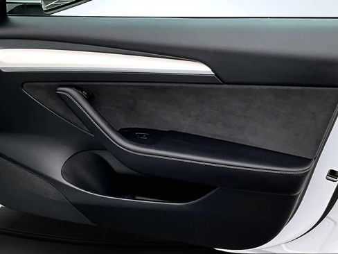 Used 2022 Tesla Model 3 image 29