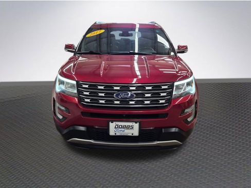 Used 2017 Ford Explorer Limited w/ Equipment Group 301A FWD image 3