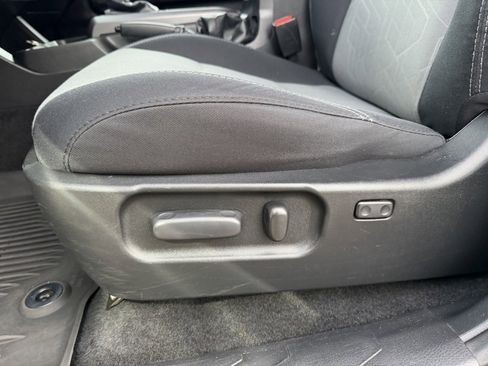 Used 2021 Toyota Tacoma TRD Off-Road image 13