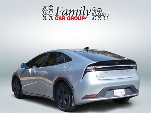 Used 2026 Toyota Prius Plug-In Hybrid image 3