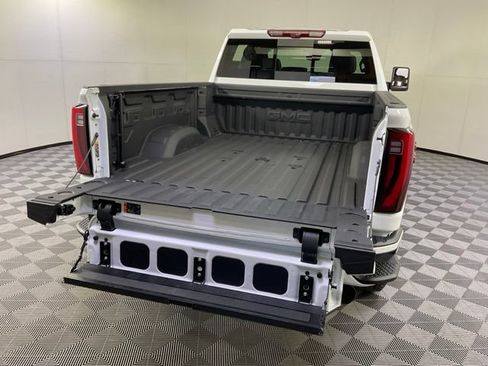 Used 2025 GMC Sierra 2500 Denali w/ Denali Reserve Package AWD/4WD image 39