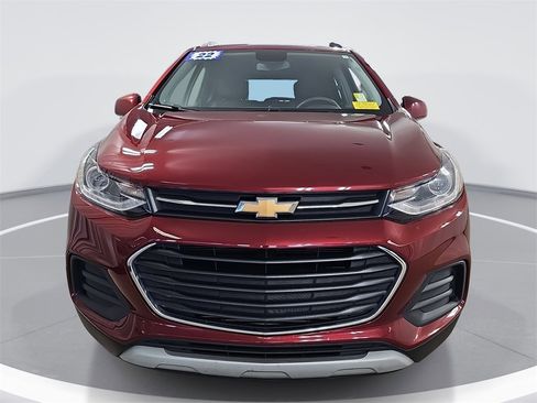 Certified 2022 Chevrolet Trax LT w/ LT Convenience Package image 10