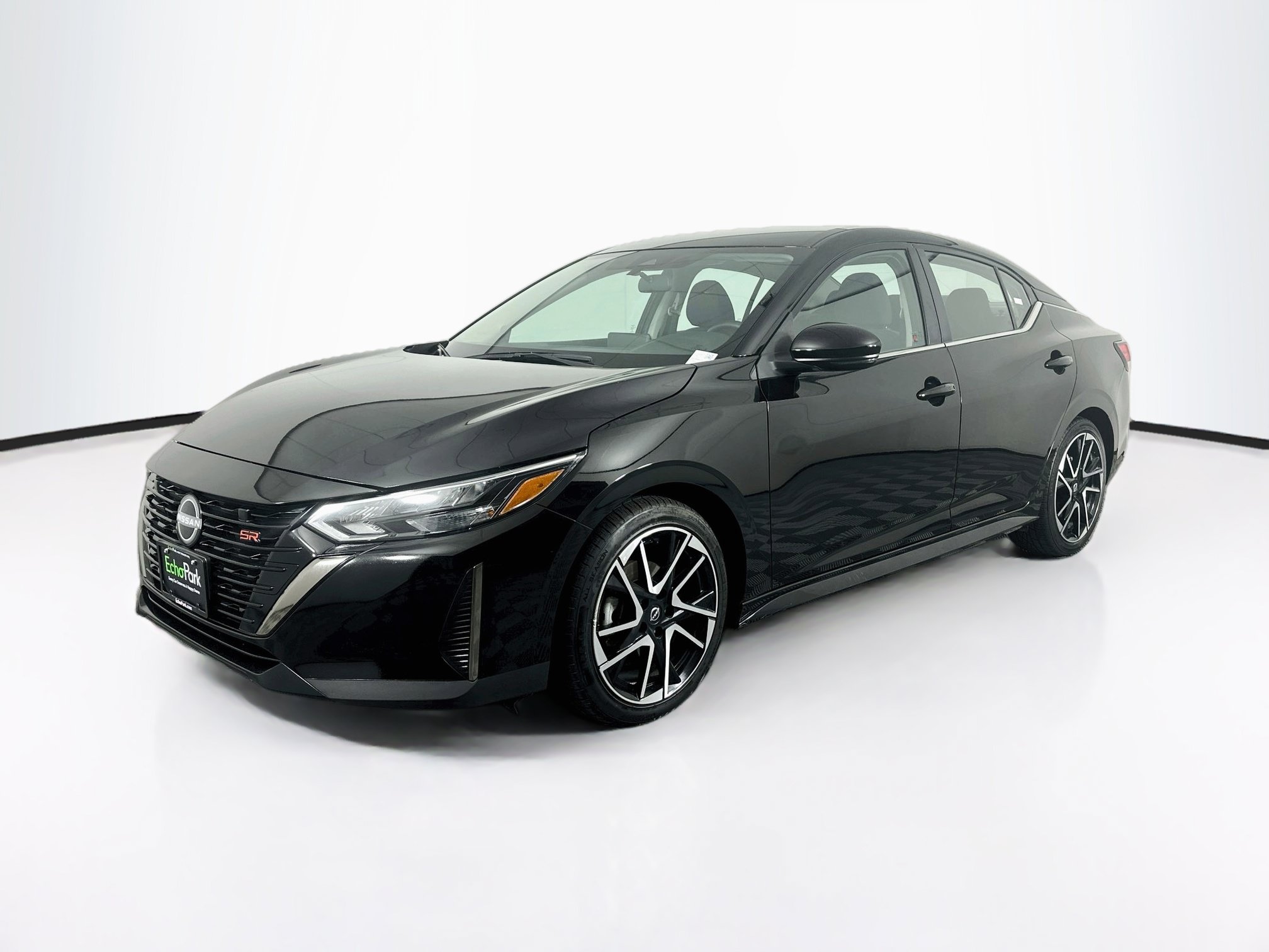 Used 2025 Nissan Sentra SR FWD image 3