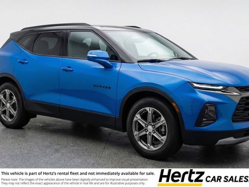 Used 2025 Chevrolet Blazer LT image 1